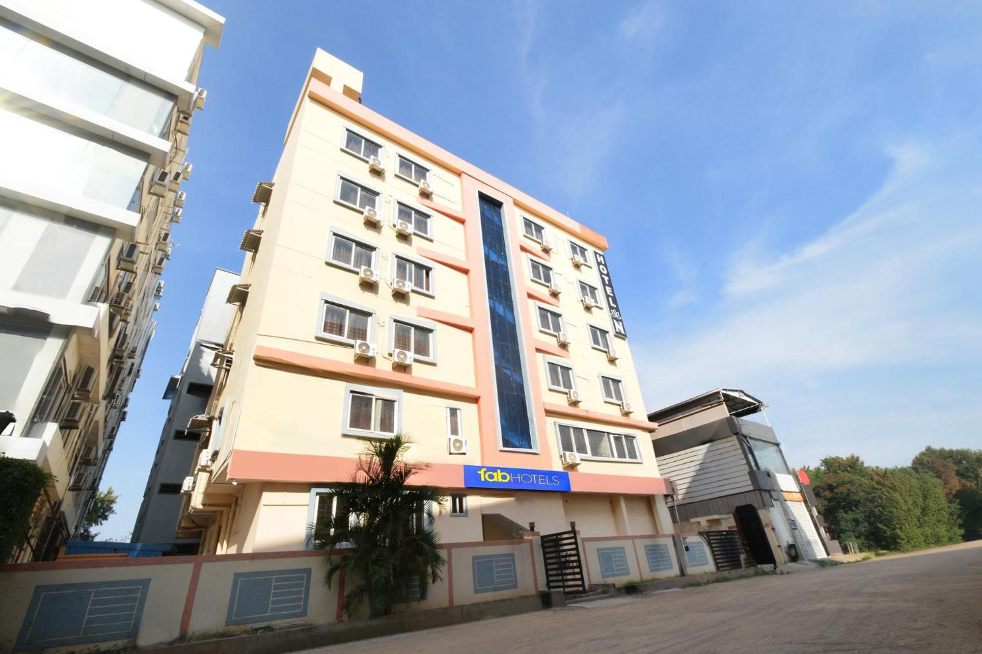 Fabhotel N Residency, Hitech City - 350M From Yashoda Hospital, Hitech City Haydarabad Dış mekan fotoğraf