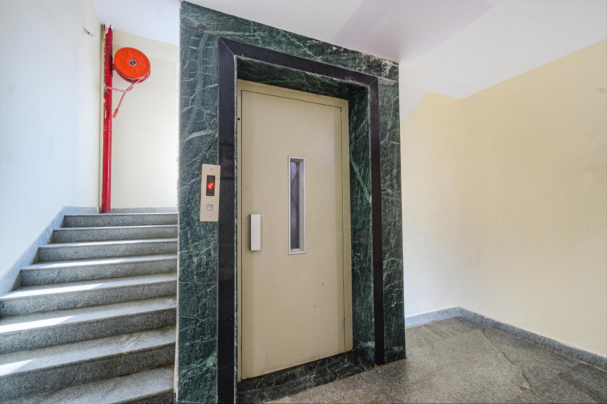 Fabhotel N Residency, Hitech City - 350M From Yashoda Hospital, Hitech City Haydarabad Dış mekan fotoğraf